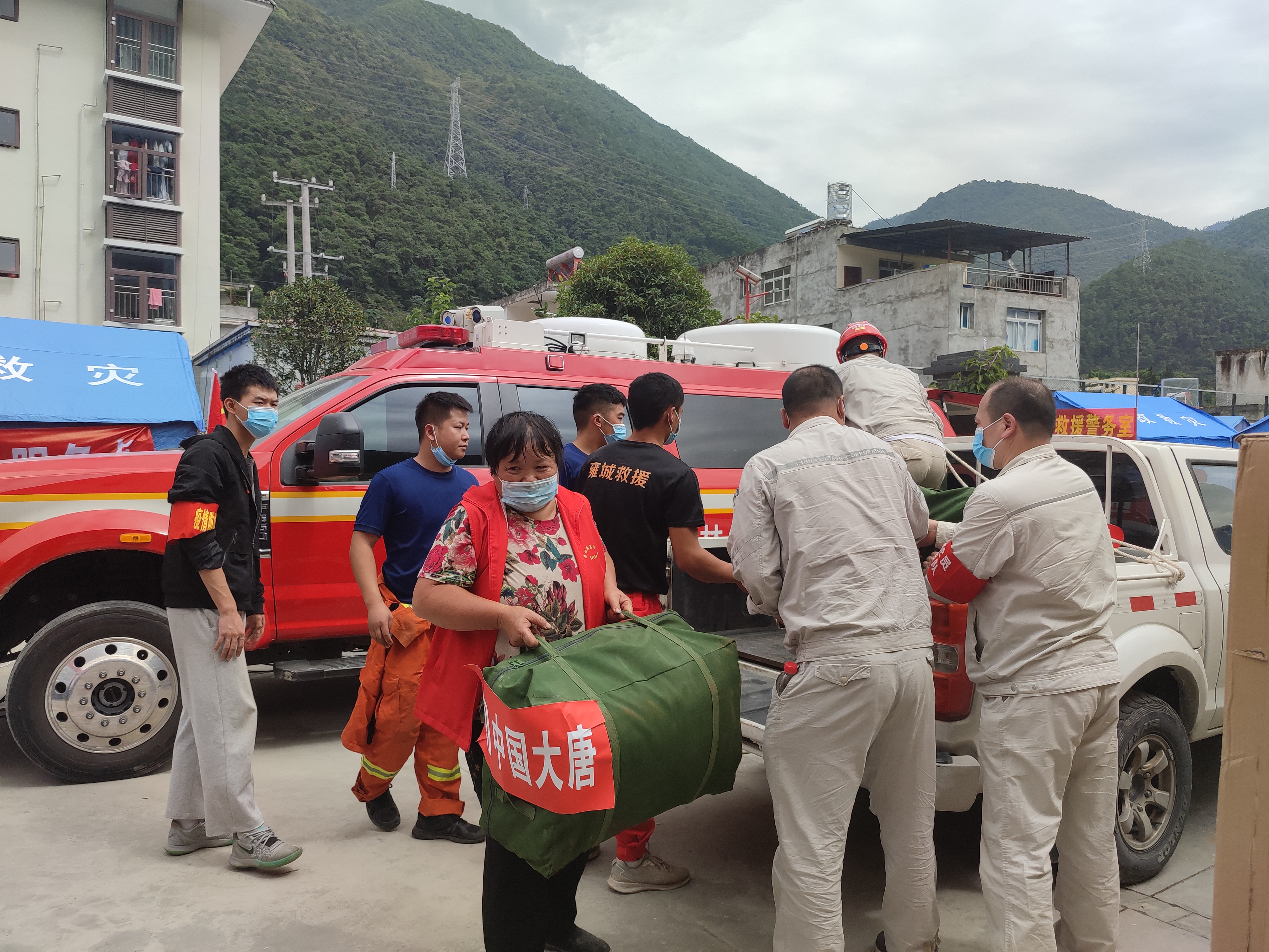 該公司救援物資到達政府指定馳援救災(zāi)地得妥鄉(xiāng).jpg