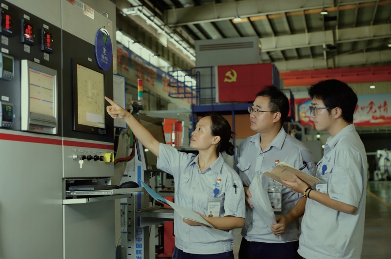 1728347215063071904.jpg 31774453.jpg